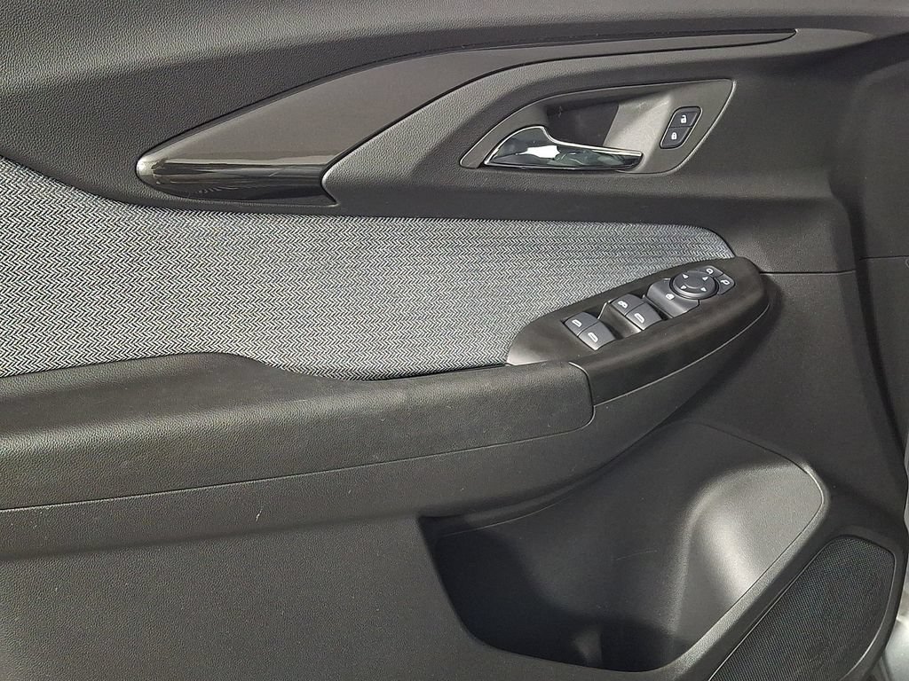 Used 2023 Chevrolet TrailBlazer LS FWD image 14