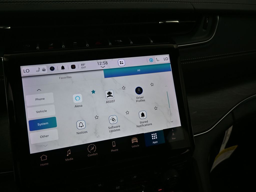 Used 2024 Jeep Grand Cherokee Overland w/ Luxury Tech Group IV image 24