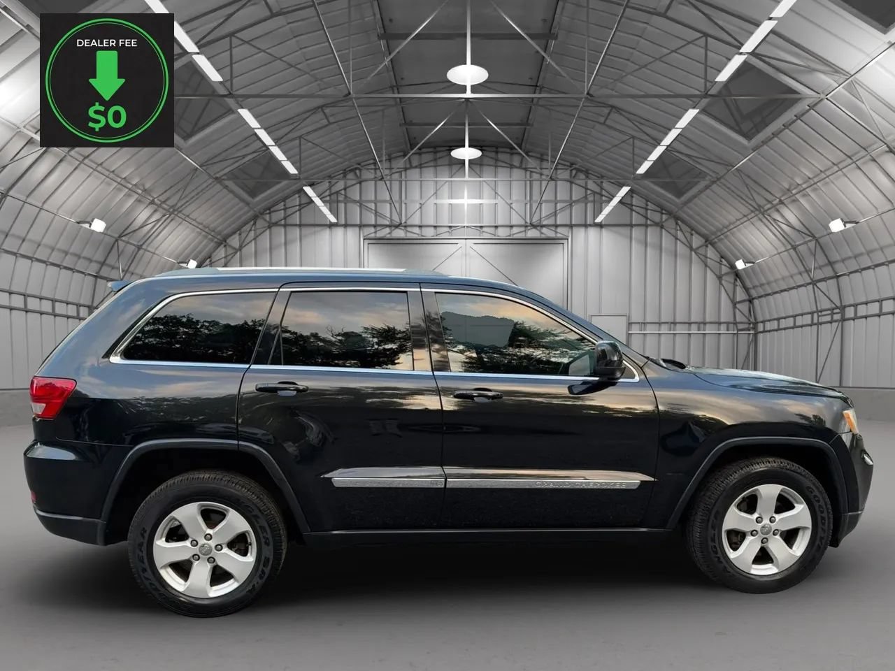 Used 2012 Jeep Grand Cherokee Laredo w/ Laredo E Group AWD/4WD image 6
