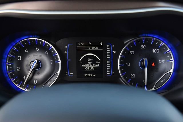 Used 2024 Chrysler Voyager LX image 11