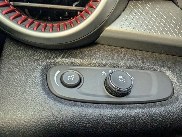 Used 2024 Chevrolet Trax RS w/ Sunroof Package image 20