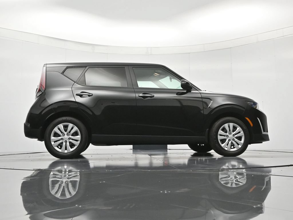 Used 2024 Kia Soul LX FWD image 39