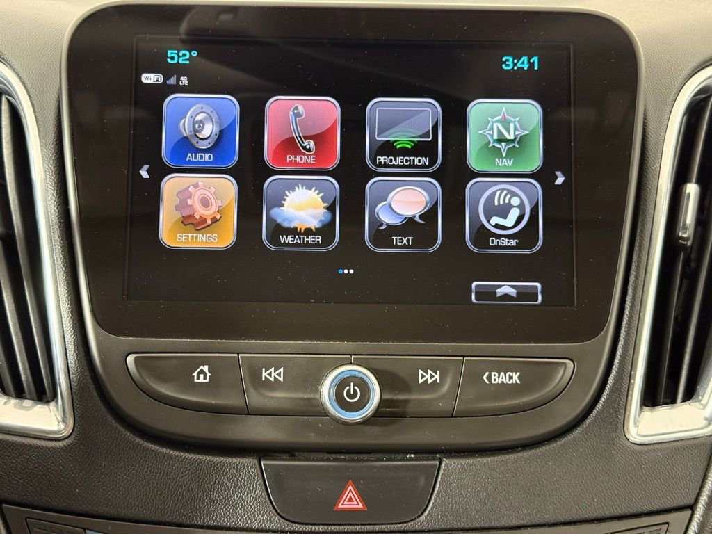 Used 2018 Chevrolet Malibu Premier w/ Driver Confidence Package image 4