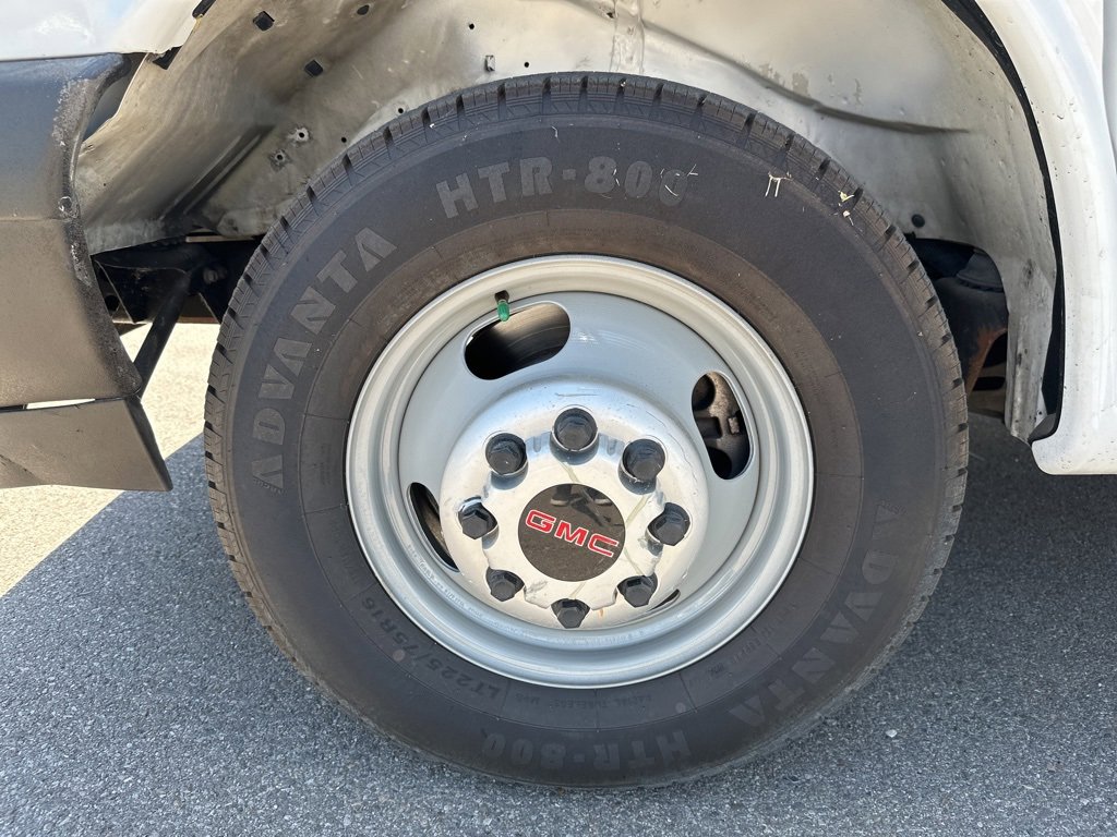 Used 2022 GMC Savana 3500 Extended w/ Power Convenience Package image 29