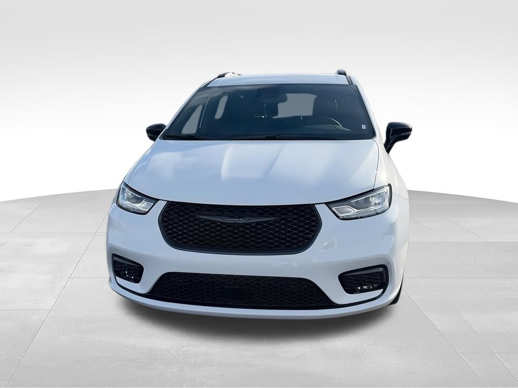 New 2026 Chrysler Pacifica Select w/ S Appearance Package FWD image 3