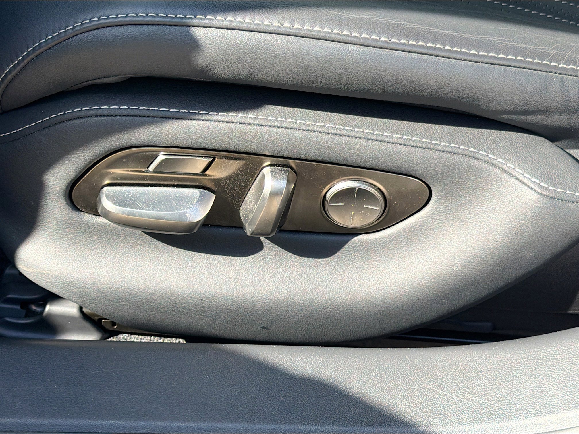 Used 2019 Lexus LS 500 AWD image 23