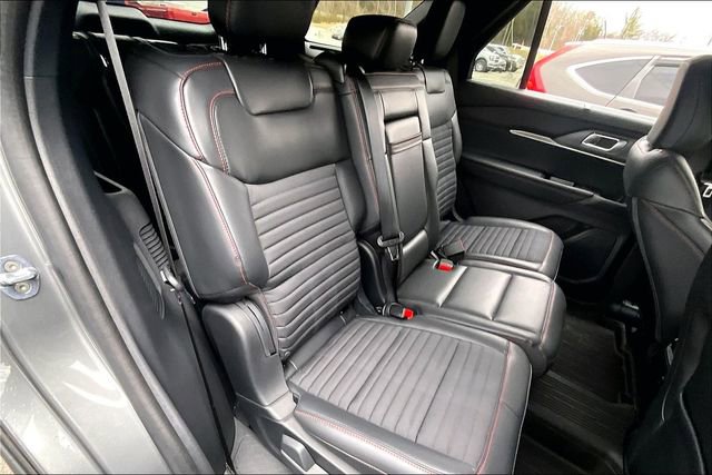 Used 2025 Ford Explorer ST-Line w/ Premium Package image 29