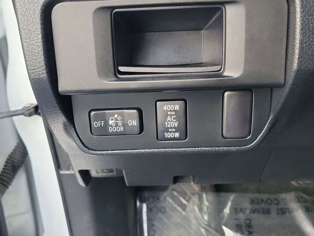 Used 2016 Toyota Tacoma TRD Sport w/ Towing Package image 18