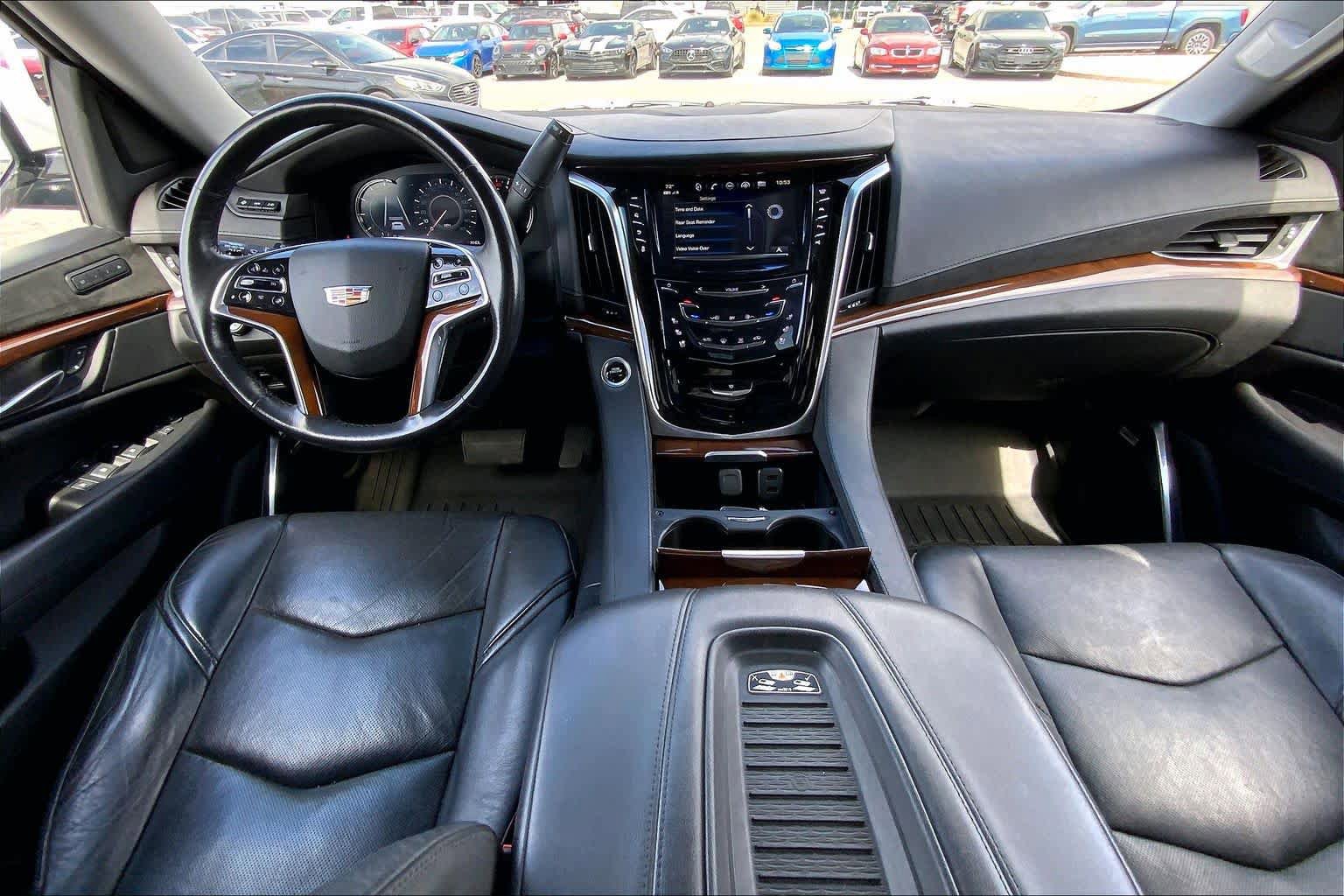 Used 2019 Cadillac Escalade ESV Premium Luxury image 14