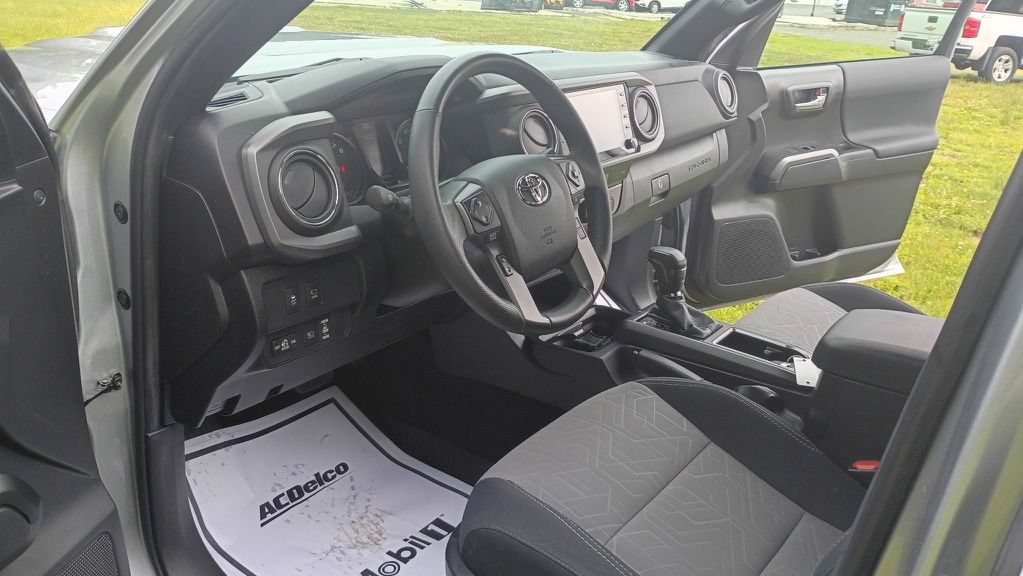Used 2023 Toyota Tacoma TRD Sport w/ Advanced Technology Package AWD/4WD image 11