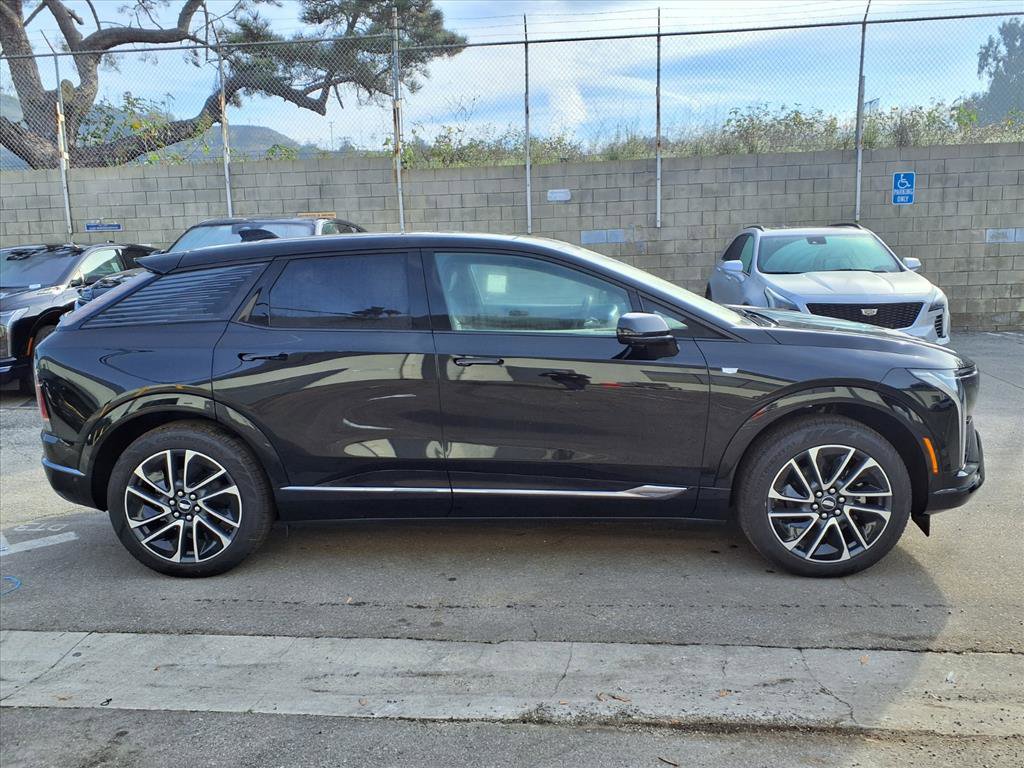 New 2026 Cadillac Optiq Sport 1 image 4