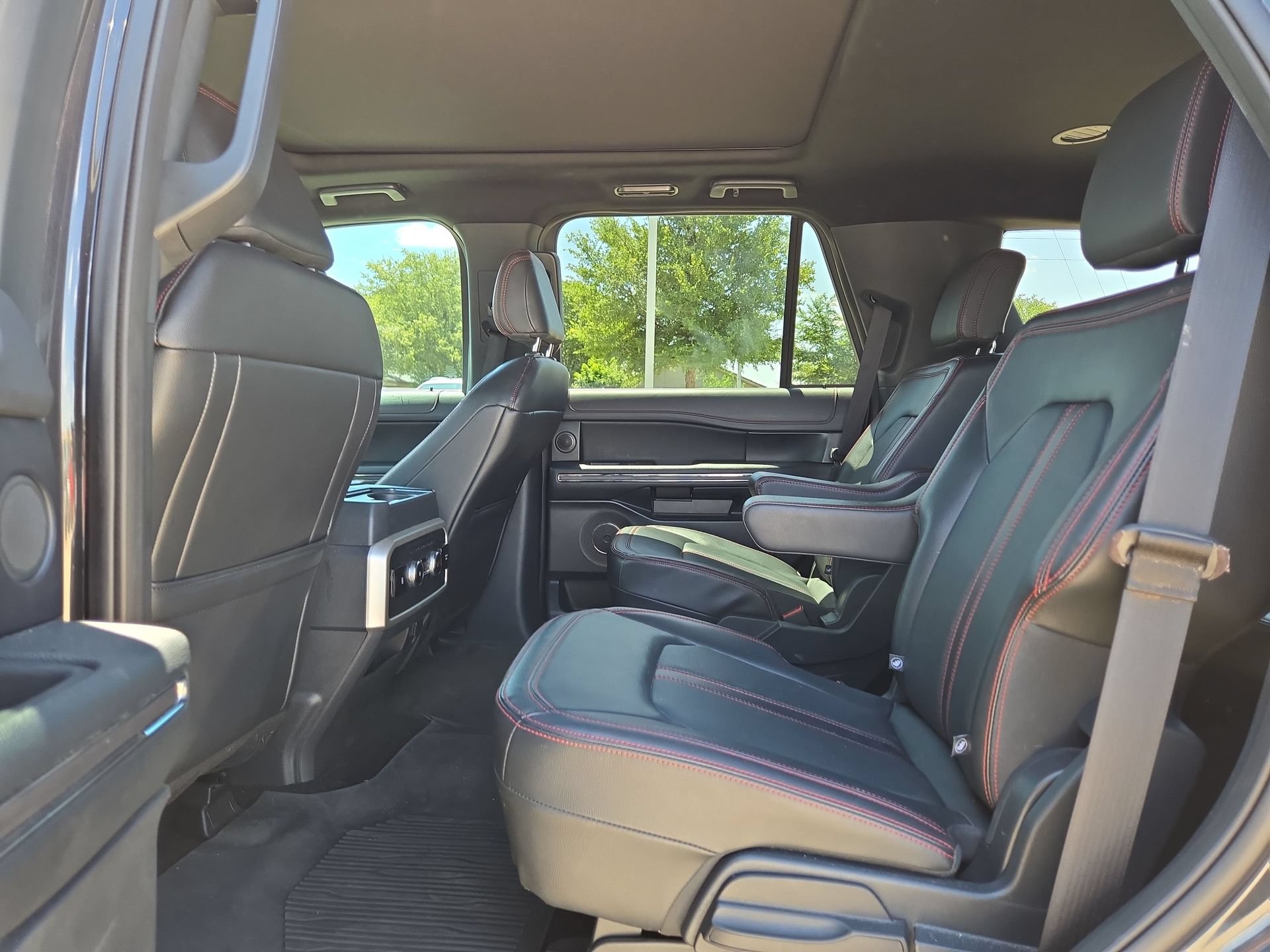 Used 2023 Ford Expedition Limited RWD image 13