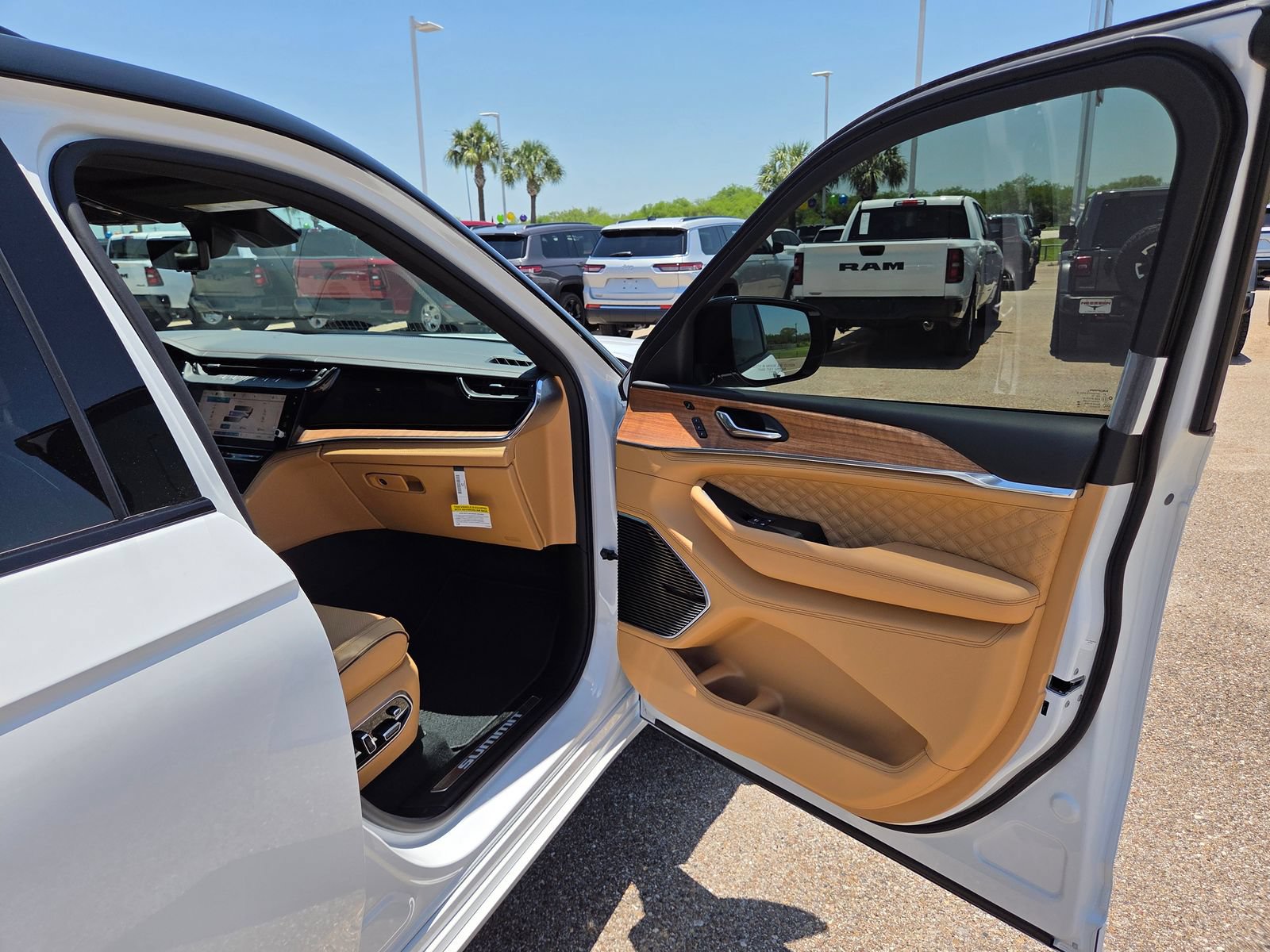 New 2026 Jeep Grand Cherokee Summit AWD/4WD image 18