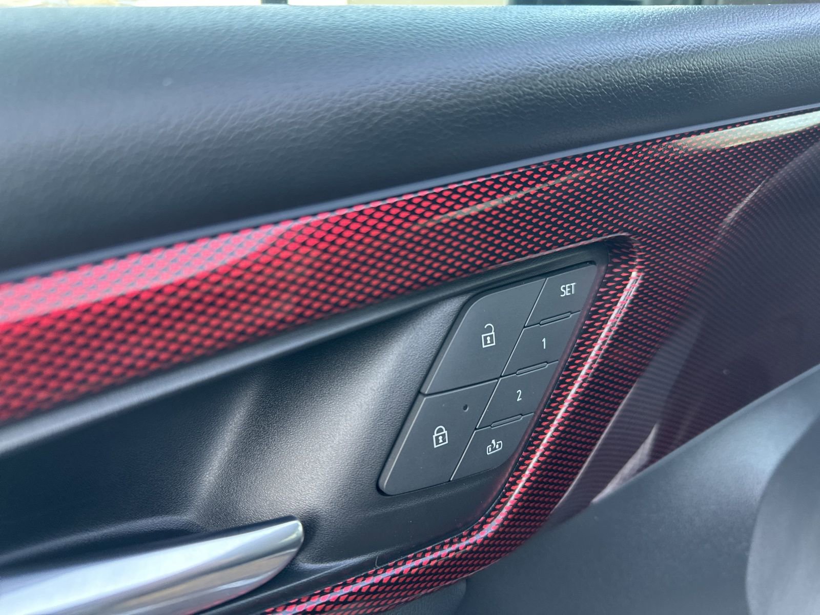 Used 2024 Chevrolet Traverse RS AWD/4WD image 17