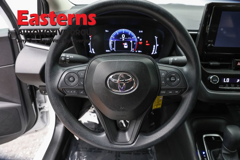 Used 2026 Toyota Corolla LE FWD image 12