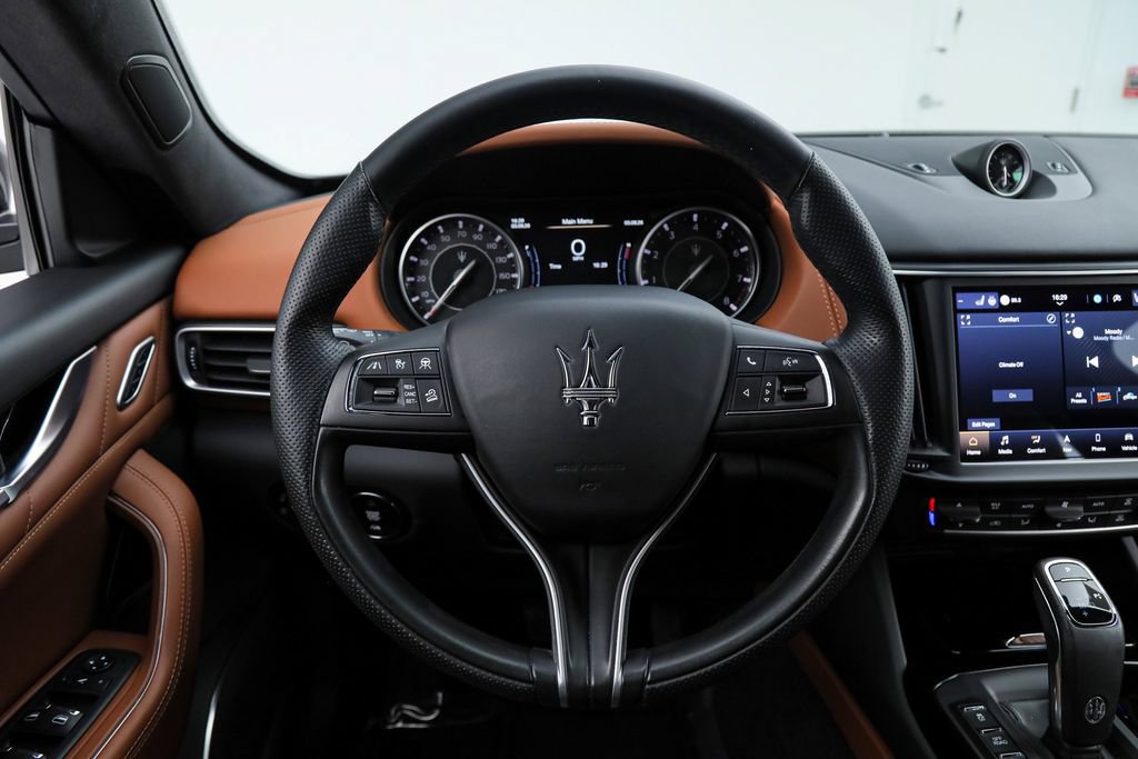 Certified 2023 Maserati Levante GT AWD/4WD image 17