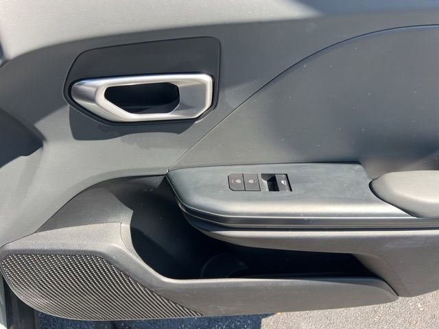 Certified 2025 Kia K4 LXS FWD image 32