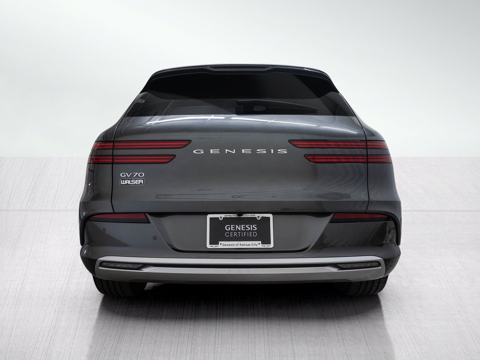 Used 2025 Genesis Electrified GV70 w/ Prestige Package AWD/4WD image 4