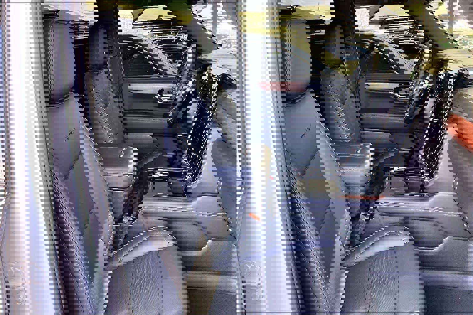 Used 2025 GMC Yukon XL Denali w/ Sun & Power Step Package image 9