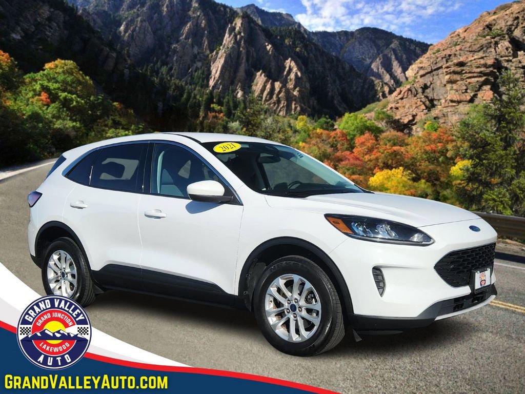 Used 2021 Ford Escape SE image 1