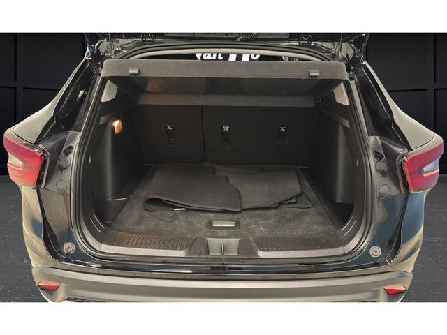 Used 2025 Chevrolet Trax LT FWD image 29