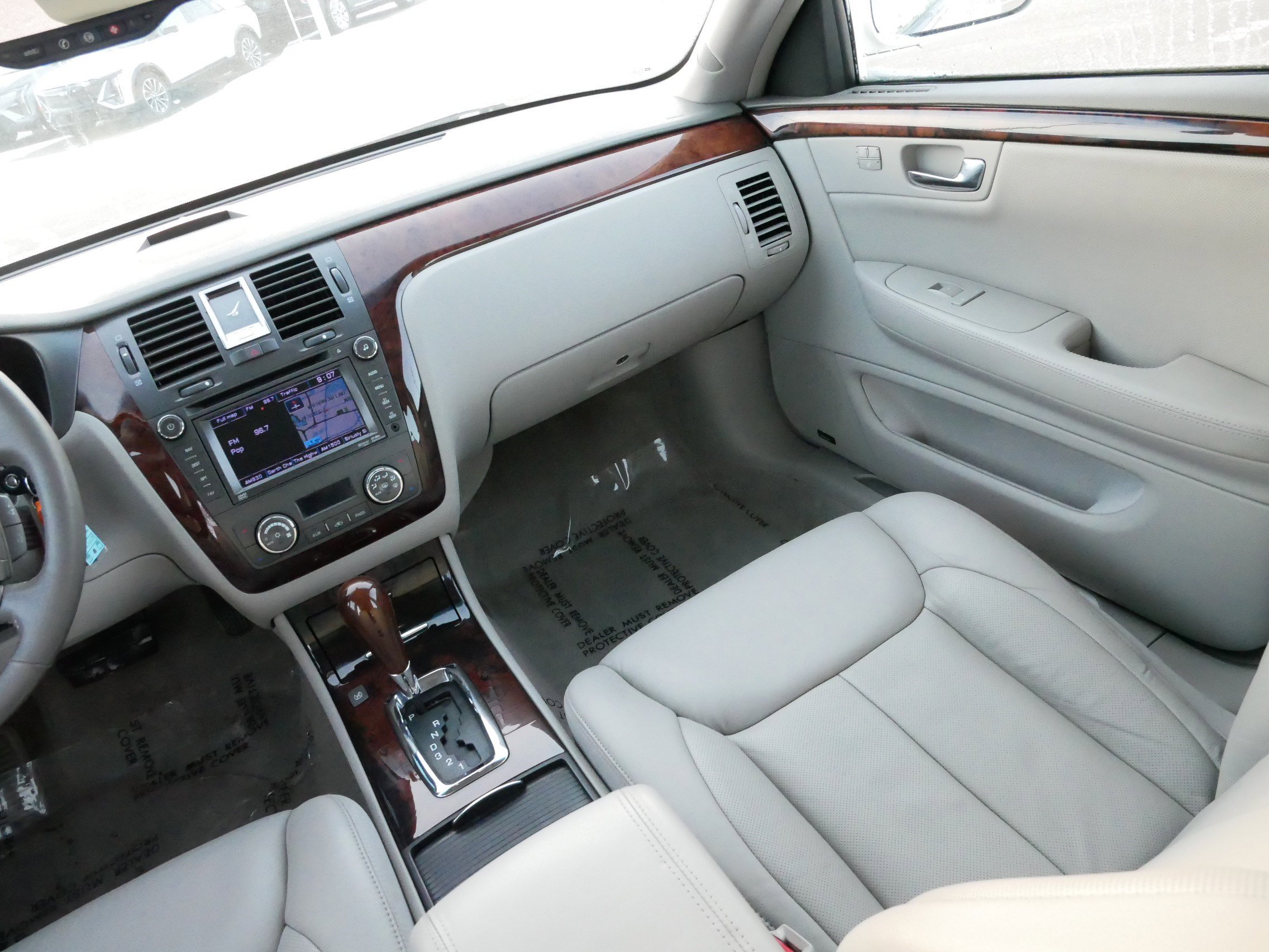 Used 2011 Cadillac DTS Premium image 11