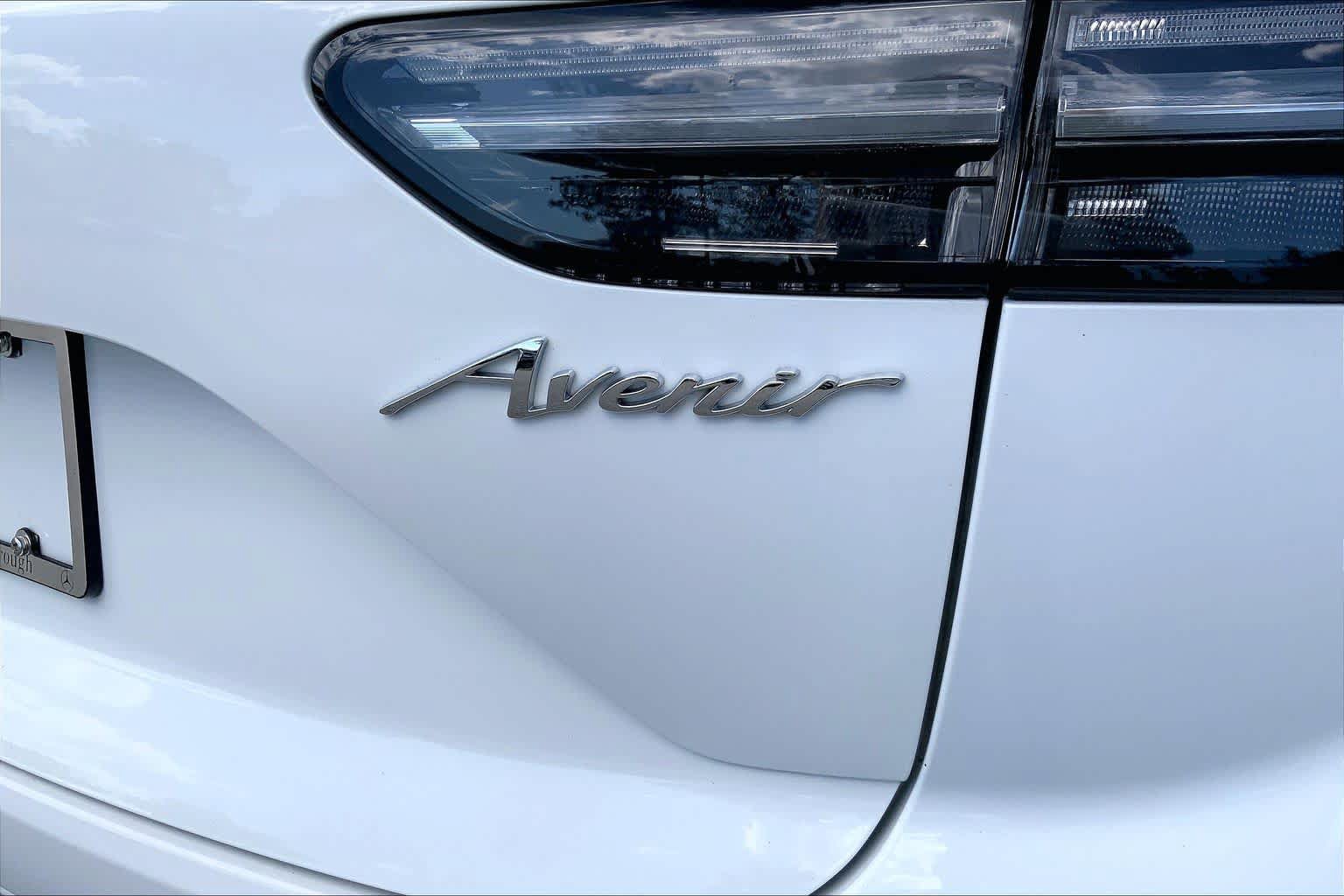 Used 2022 Buick Envision Avenir w/ Premium Seat Package AWD/4WD image 31