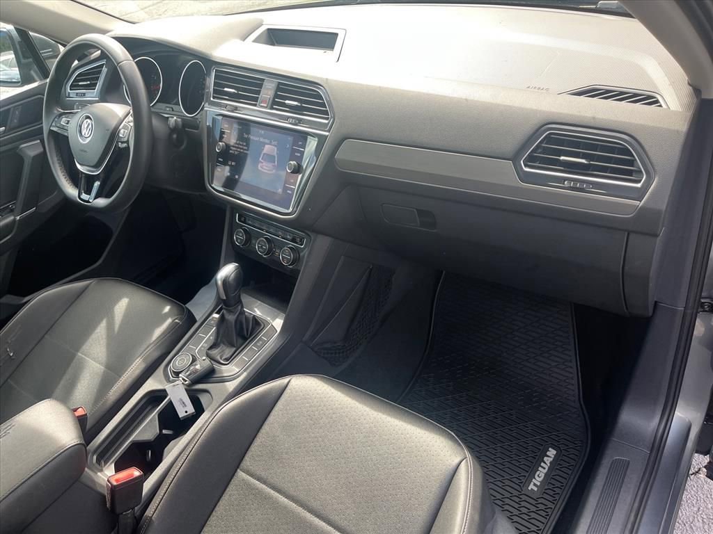 Used 2020 Volkswagen Tiguan SE w/ Panoramic Sunroof Package AWD/4WD image 30