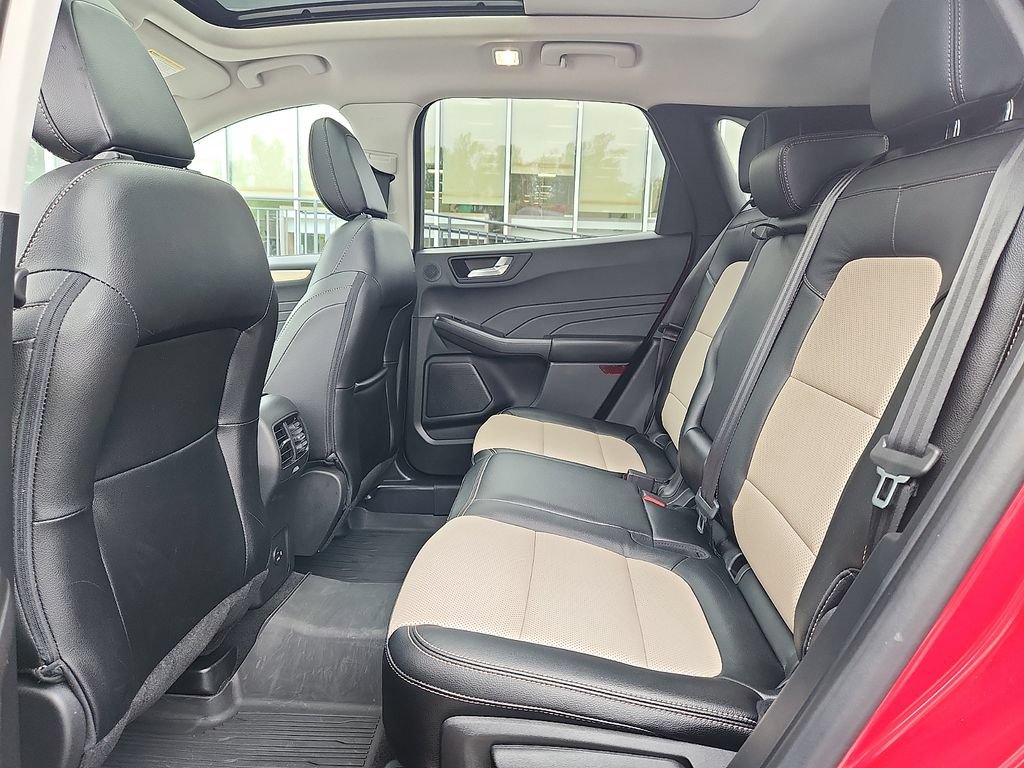 Used 2022 Ford Escape Titanium w/ Titanium Elite Package AWD/4WD image 10