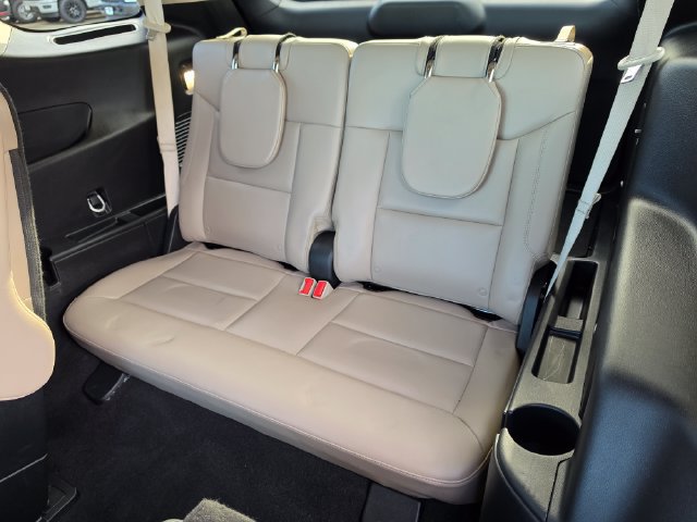 Used 2024 Ford Explorer XLT w/ Equipment Group 202A AWD/4WD image 19