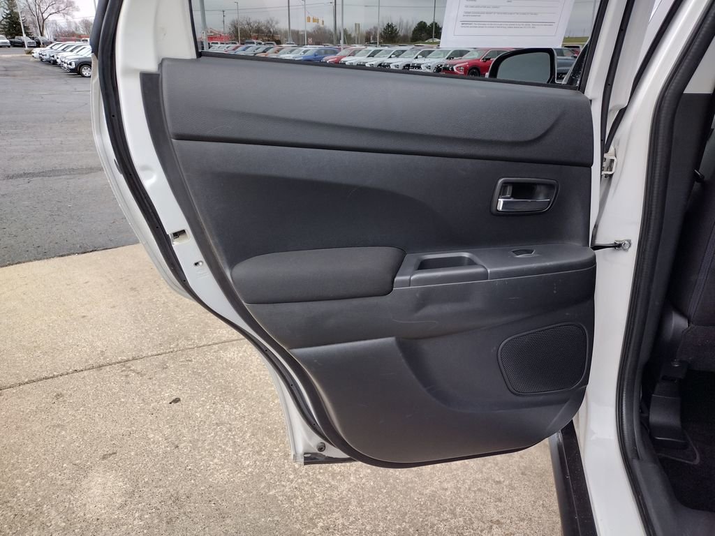 Used 2017 Mitsubishi Outlander Sport ES image 11