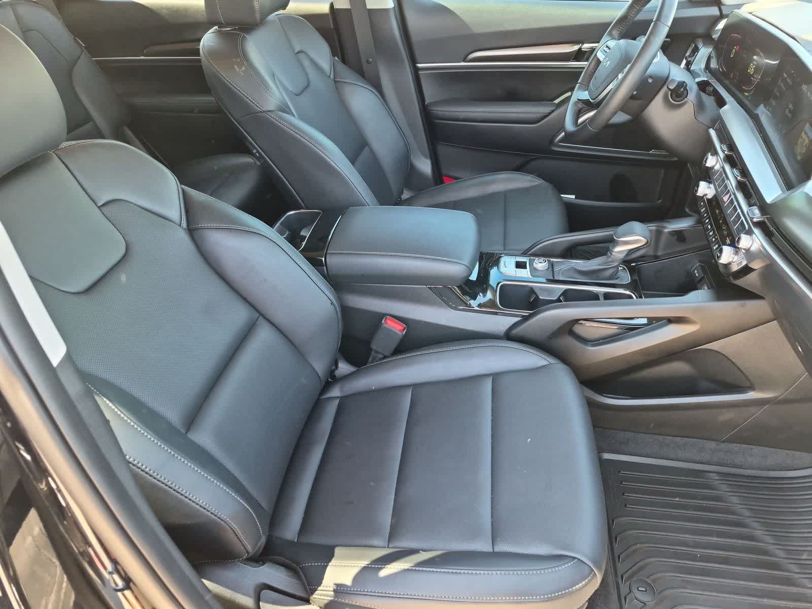 Used 2025 Kia Telluride LX FWD image 21