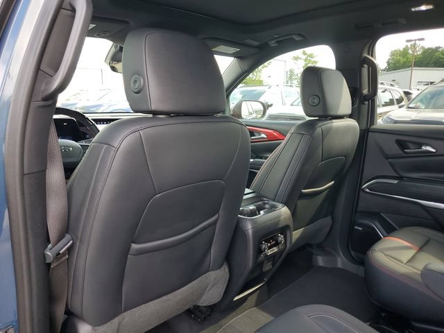 Used 2024 Chevrolet Traverse RS FWD image 13