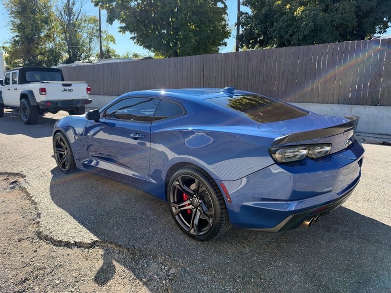 Used 2022 Chevrolet Camaro SS RWD image 8