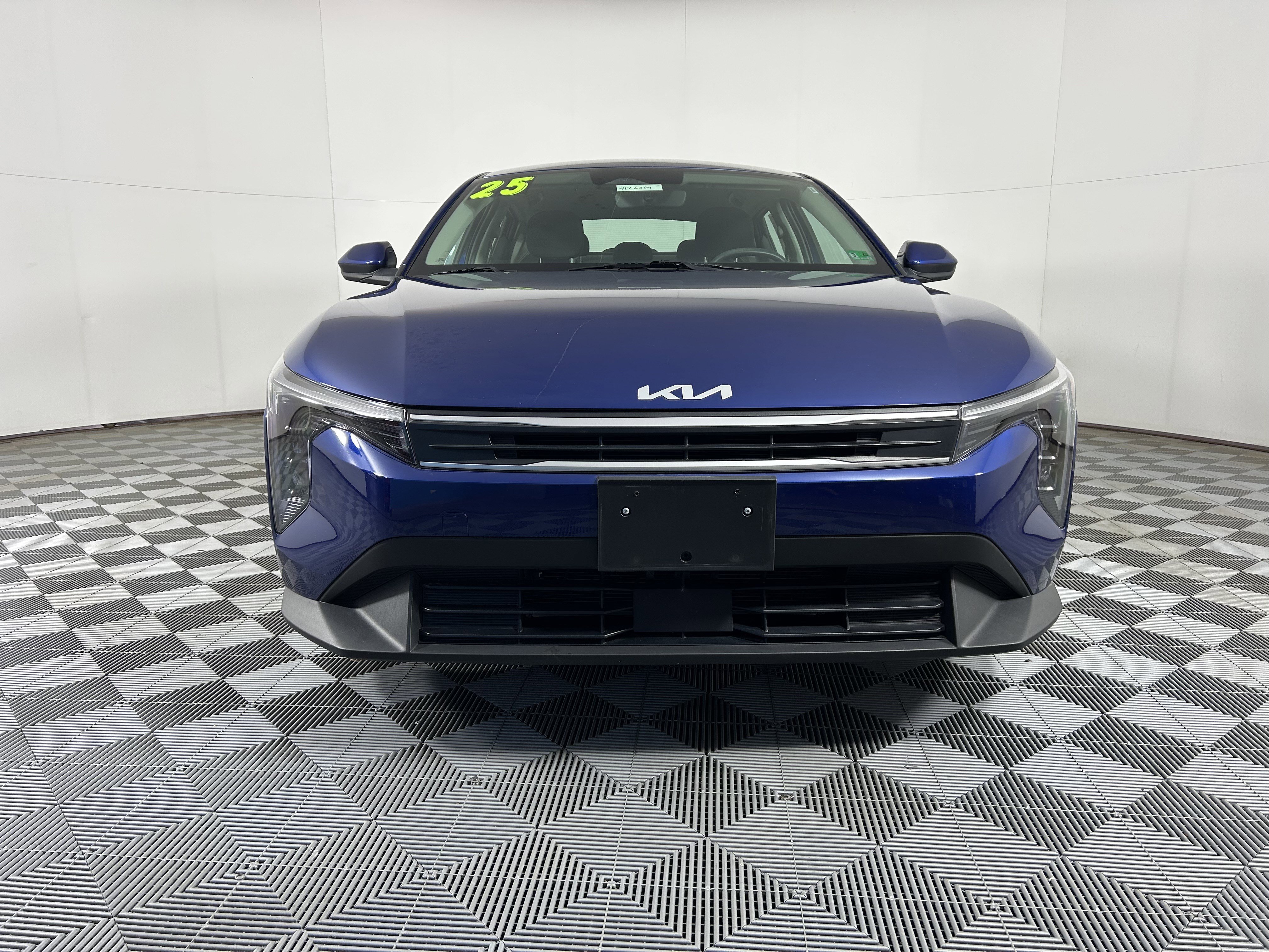 Certified 2025 Kia K4 LXS image 2