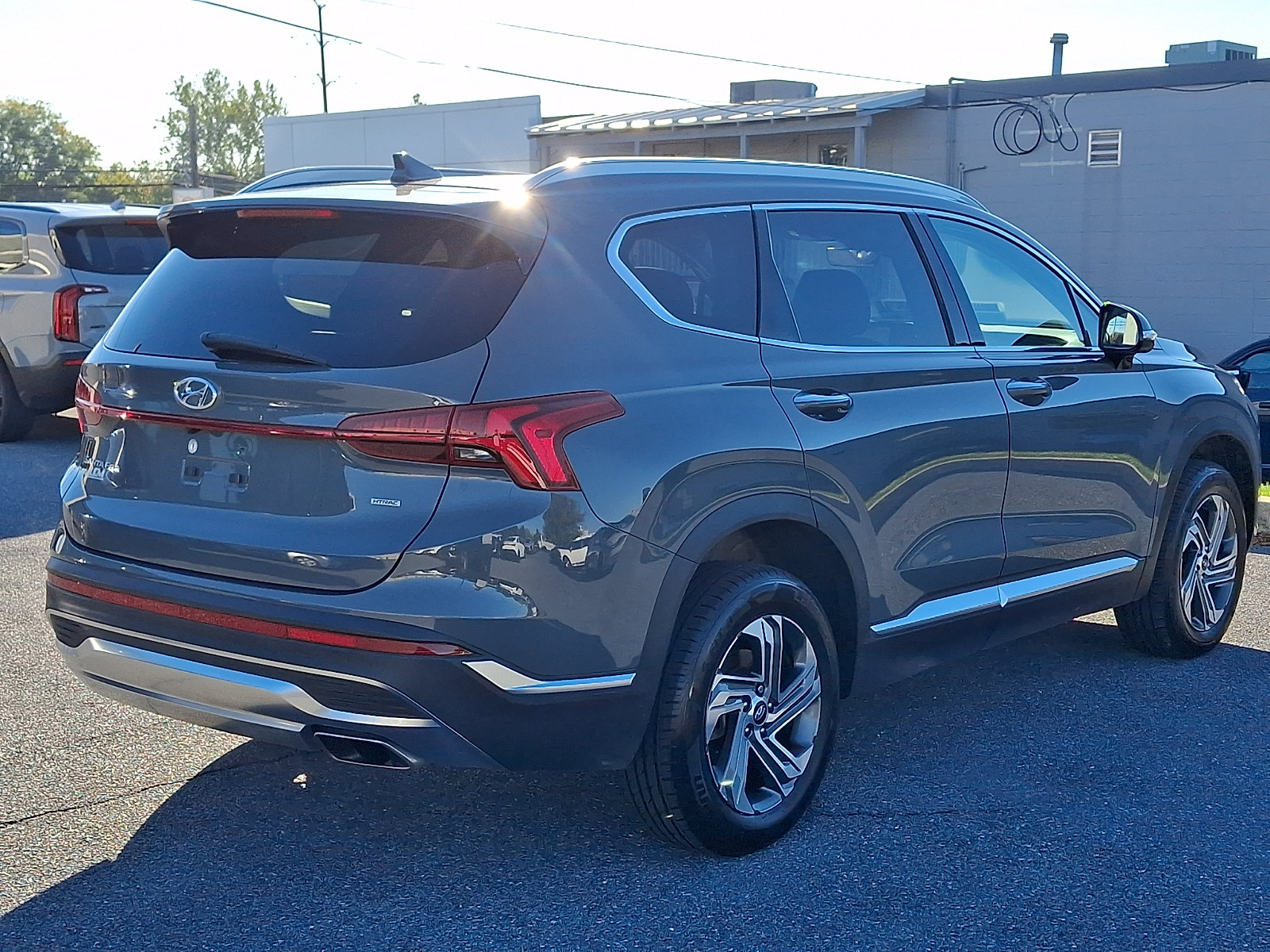 Certified 2023 Hyundai Santa Fe SEL w/ Premium Package AWD/4WD image 5
