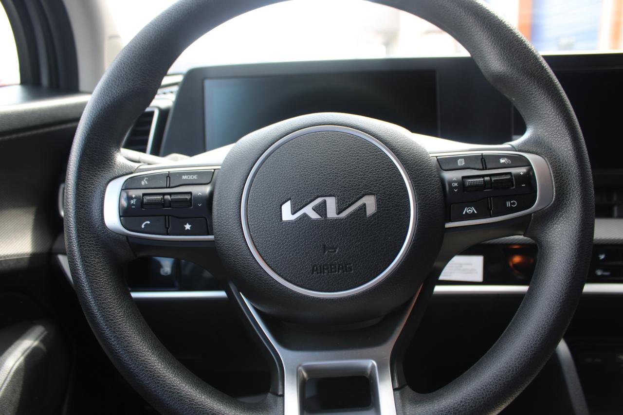 Used 2024 Kia Sportage LX image 16