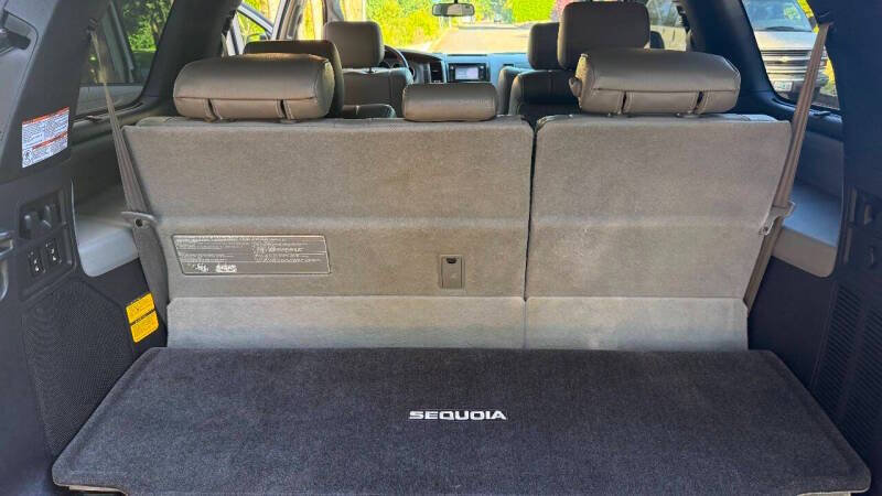 Used 2016 Toyota Sequoia Platinum AWD/4WD image 16