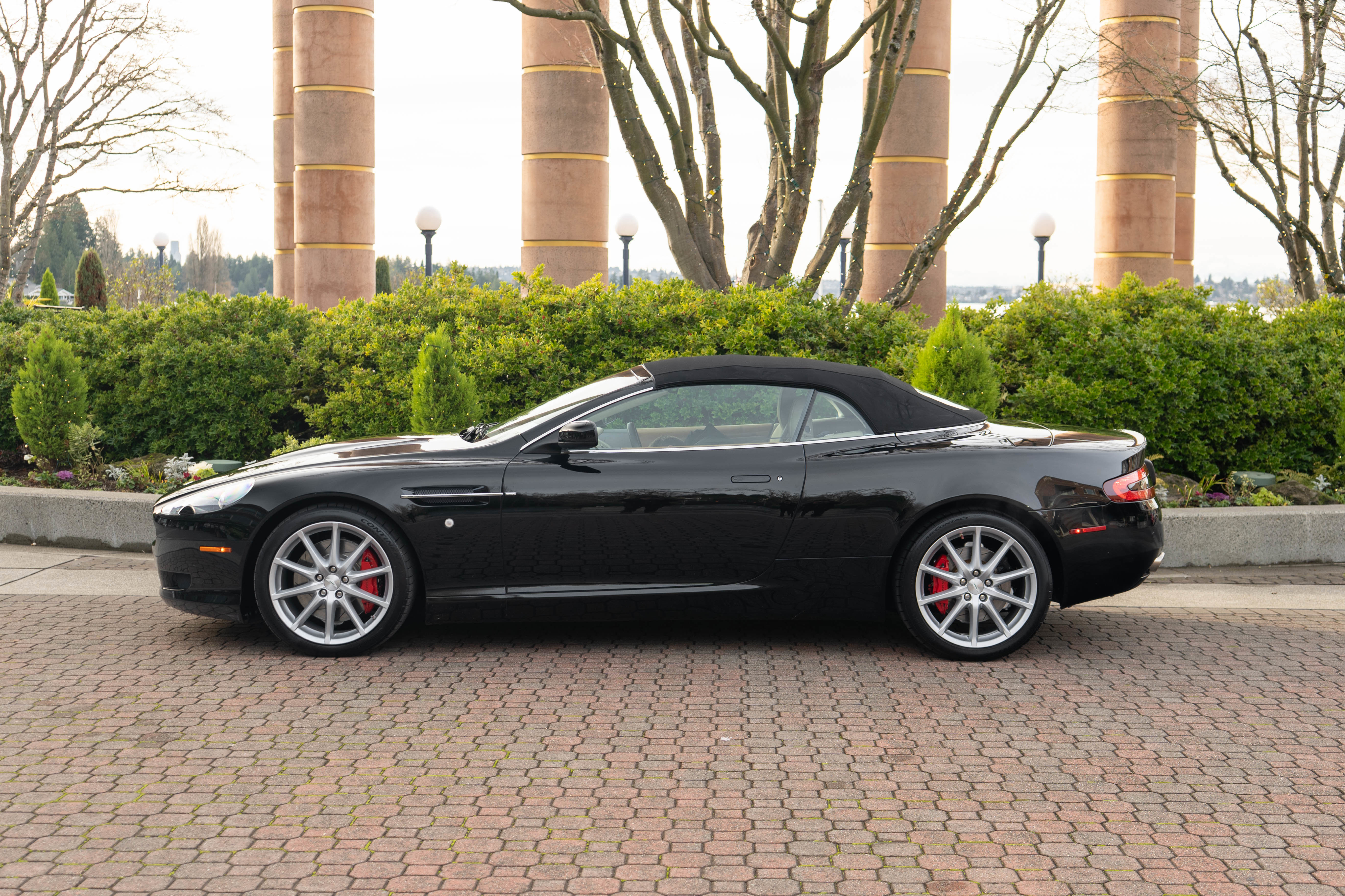 Used 2009 Aston Martin DB9 Volante image 34