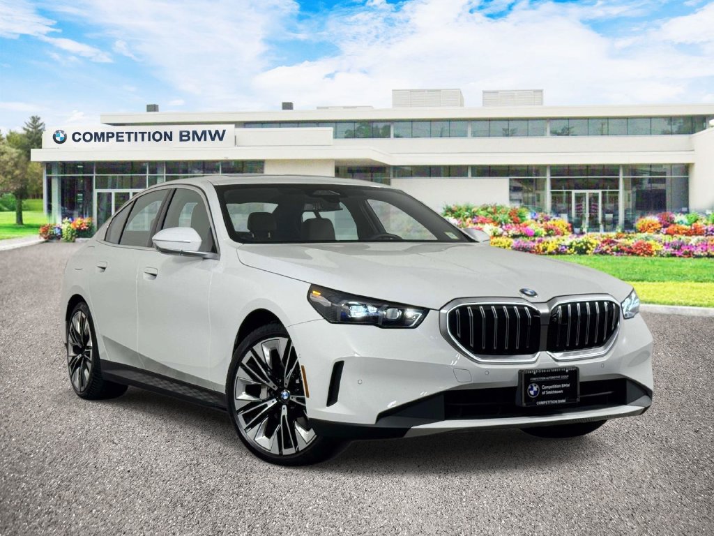 Used 2026 BMW 530i xDrive w/ Premium Package AWD/4WD image 1