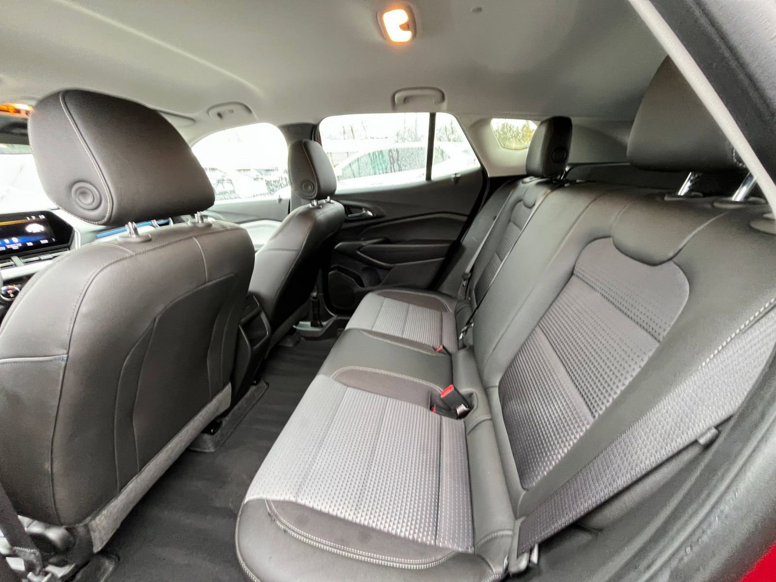 Used 2025 Chevrolet Trax LT image 23