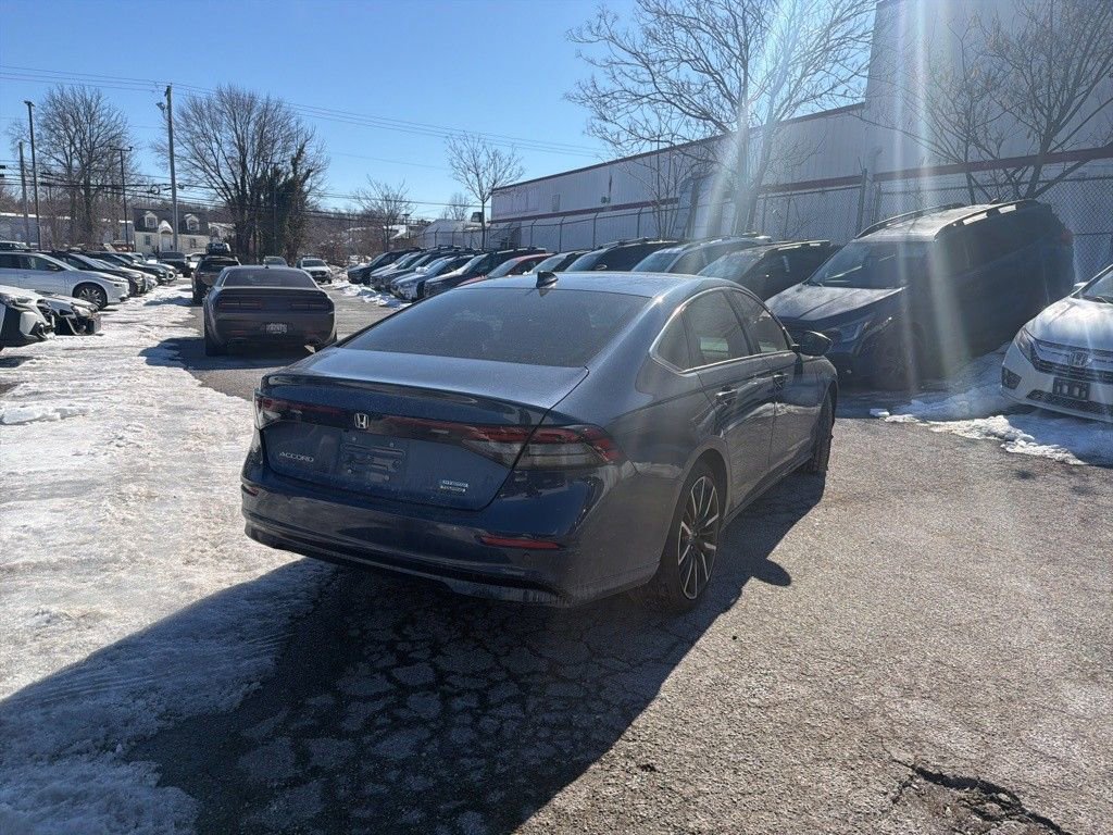 Used 2025 Honda Accord Touring image 3