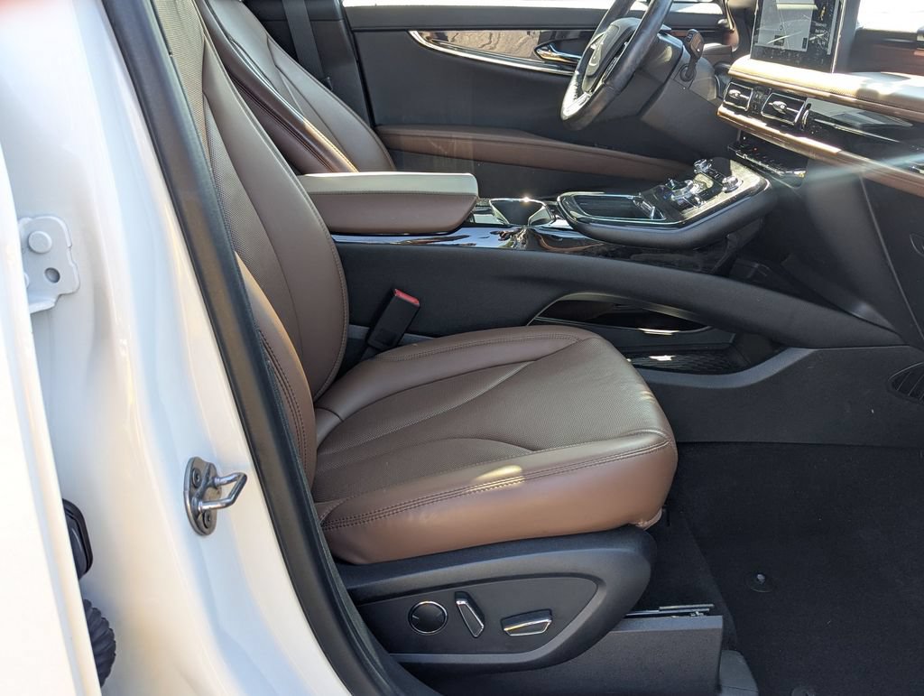Used 2023 Lincoln Nautilus Reserve AWD/4WD image 27