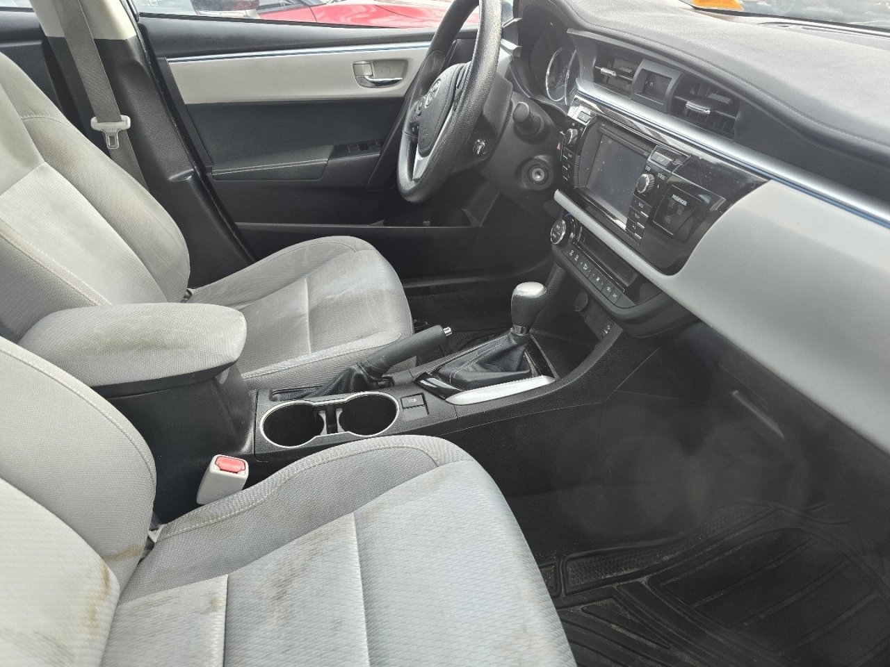 Used 2016 Toyota Corolla LE FWD image 13