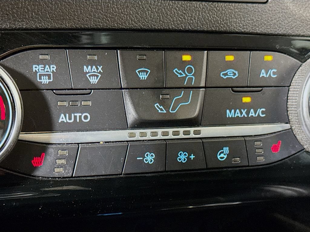 Used 2022 Ford Escape SEL w/ Technology Package AWD/4WD image 17