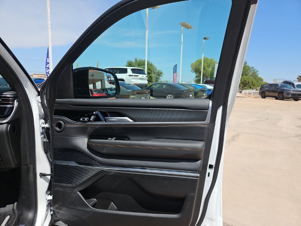 New 2026 Jeep Grand Wagoneer Summit AWD/4WD image 21