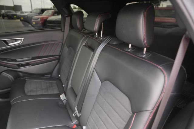 Used 2022 Ford Edge ST-Line image 13