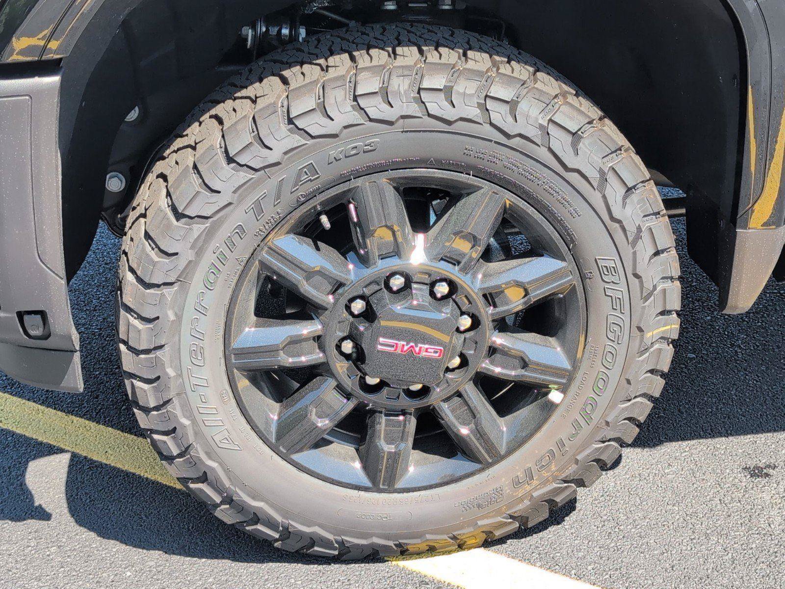 New 2026 GMC Sierra 2500 AT4 w/ AT4 Premium Plus Package AWD/4WD image 10