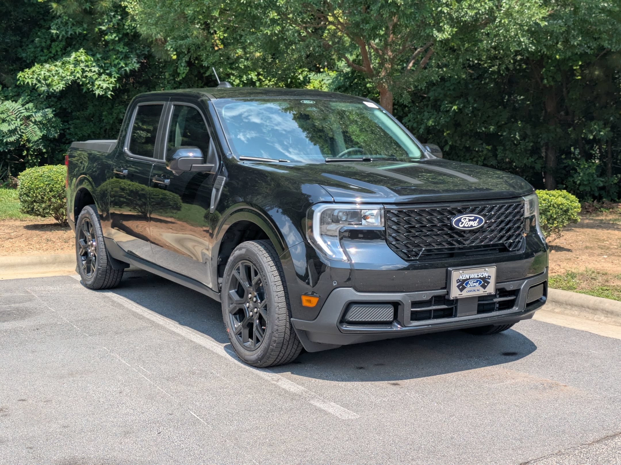 New 2026 Ford Maverick Lariat w/ Black Appearance Package AWD/4WD image 2