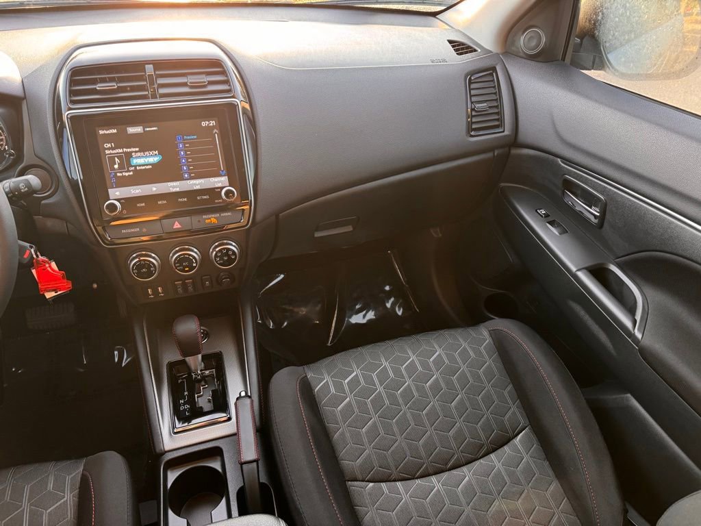 Used 2025 Mitsubishi Outlander Sport LE image 24